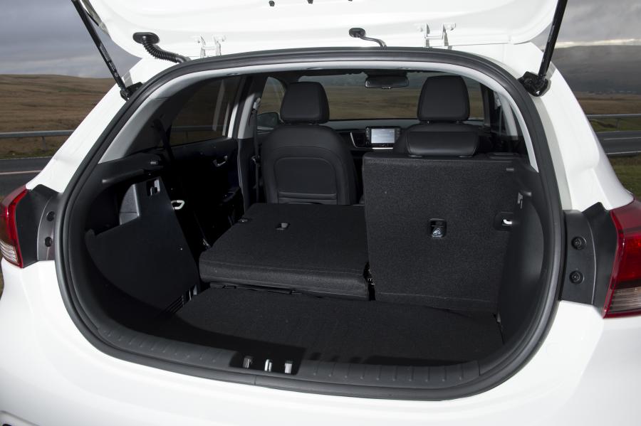Багажник Kia Rio 5-Door 2017 года  (UK) (фото 127 из 145)